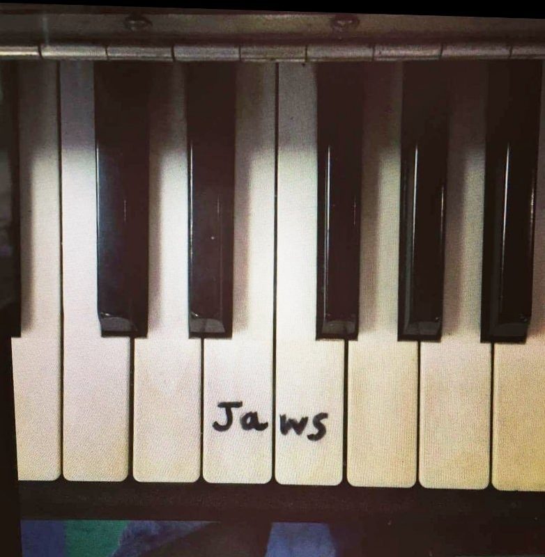 piano-lessons-movie-themes-jaws-instrument-learn-782x800-1-782x800.jpg